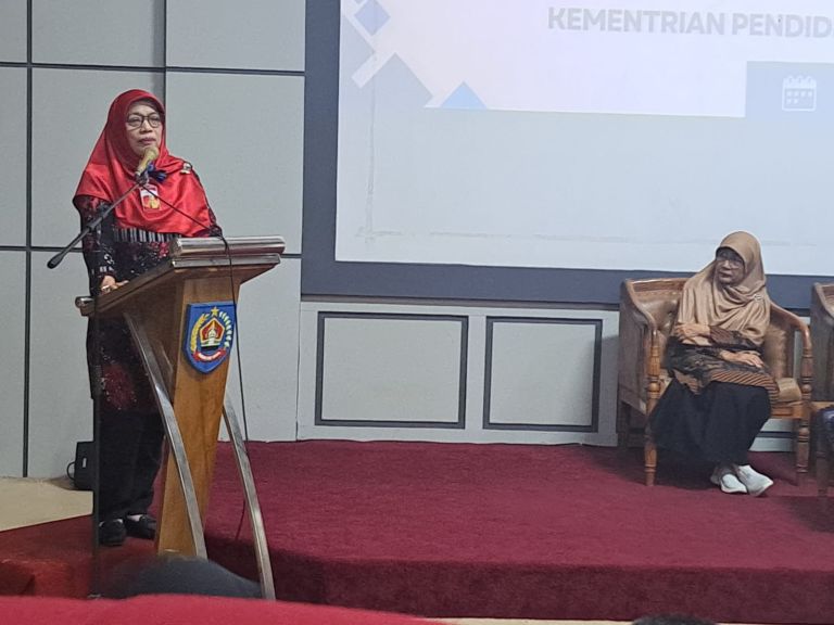 Kadis Kominfo Kabupaten Tegal Dra. Nurhayati 