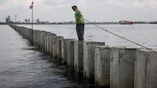 Ground Breaking Oktober, Giant Sea Wall Pantura Dimulai dari Teluk Semarang