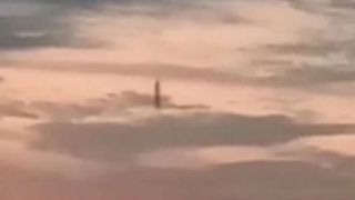 Penampakan Benda Mirip Cerutu di Langit Situbondo Kembali Jadi Sorotan, Asal-usulnya Masih Misterius