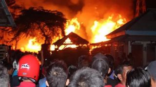 Akibat Pembakaran Sampah, Gudang Garam di Kedungmalang Jepara Ludes Dilalap Si Jago Merah