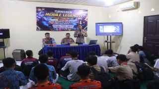 10 Tim Pelajar Adu Strategi di Turnamen Mobile Legends Polsek Tegal Barat
