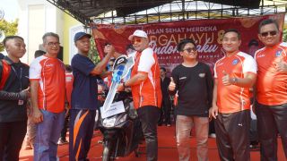 Bahtiar Yusuf Bawa Pulang Sepeda Motor Jalan Sehat HUT ke-81 RI Kota Tegal