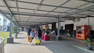 Hindari Kemacetan Karnaval SCTV, KAI Imbau Penumpang Datang Lebih Awal ke Stasiun Tegal 