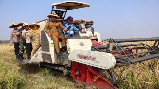 Kolaborasi ICARE Dorong Petani Losari Menuju Pertanian Modern