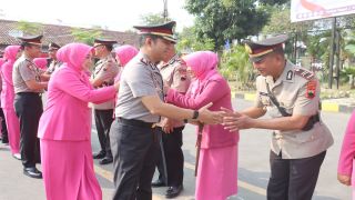 Polres Tegal Mutasi Sejumlah Pejabat, Satu Personel Naik Pangkat Pengabdian