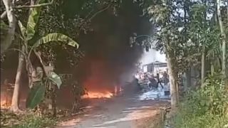 Gudang Rongsok di Wonosalam Demak Terbakar, Asap Hitam Membumbung Gegerkan Warga Sejak Pagi