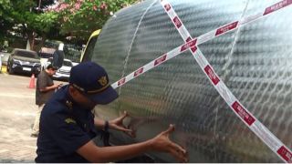 Rokok Ilegal Rp2,3 Miliar Disembunyikan di Tangki Air, Terbongkar di Tol Banyumanik