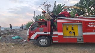 Musim Kemarau, KAI Imbau Warga Waspadai Kebakaran di Sekitar Jalur KA Tegal