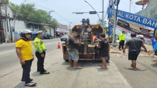 Kecelakaan di Simpang Pasar Sore Tegal, Pengemudi Truk Luka