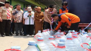 Musim Kemarau Berkepanjangan, Pemkot Tegal Distribusikan 41 Tangki Air Bersih