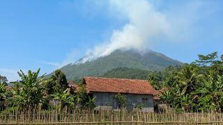 Karhutla Gunung Lawu Meluas, Empat Titik Api Masih Menyala