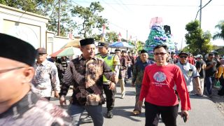 Meriah, Grebeg 1000 Kemeja di Sukorejo Pemalang