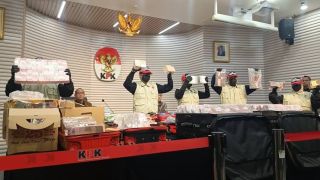 KPK Berhasil Menyita Uang Tunai Seratus Miliar Lebih Terkait Kasus OTT HGB Kabupaten Bogor