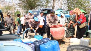 HUT Propam Polri Ke -24, Polda Jateng Dan Polres Brebes Salurkan 35 Ribu Liter Air Bersih