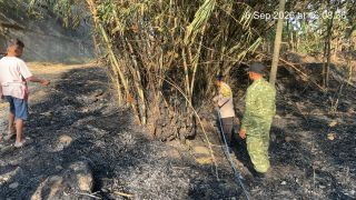 Respons Cepat Laporan 110, Polsek Pangkah Tangani Kebakaran Lahan di Penusupan