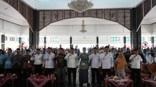 Nurkholes Ajak Jemaah Haji Pemalang Perkuat Persaudaraan dan Kepedulian