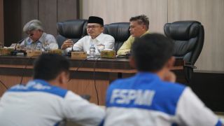 Pemkab Tegal Tampung Aspirasi FSPMI Soal Upah dan UMSK