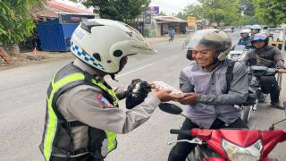 Satlantas Polres Tegal Beri Garam kepada Pengendara Tertib Lalu Lintas