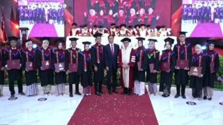 Kukuhkan 755 Wisudawan, UHN Raih Sejumlah Prestasi di Tahun Pertama
