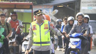 Kapolres Tegal Turun Langsung Atur Lalu Lintas Pagi di Tugu Srikandi