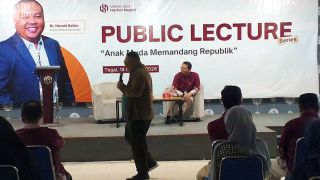 Hendri Satrio di Kuliah Umum UHN Tegal: 74,7 Persen Anak Muda Kesulitan Cari Kerja